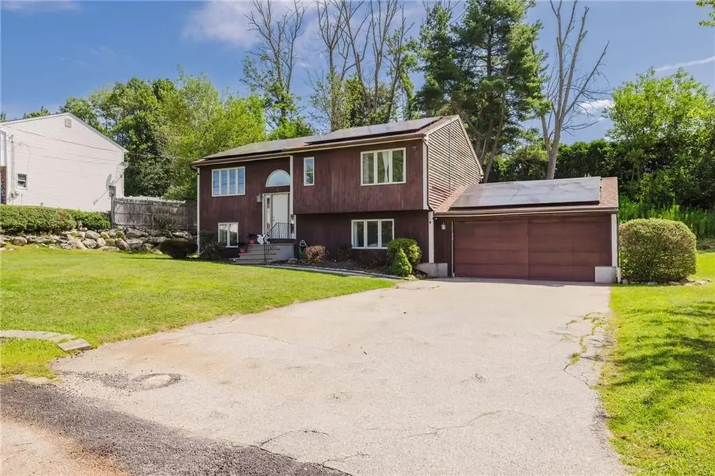1 Lee Ann Drive Johnston RI 02919