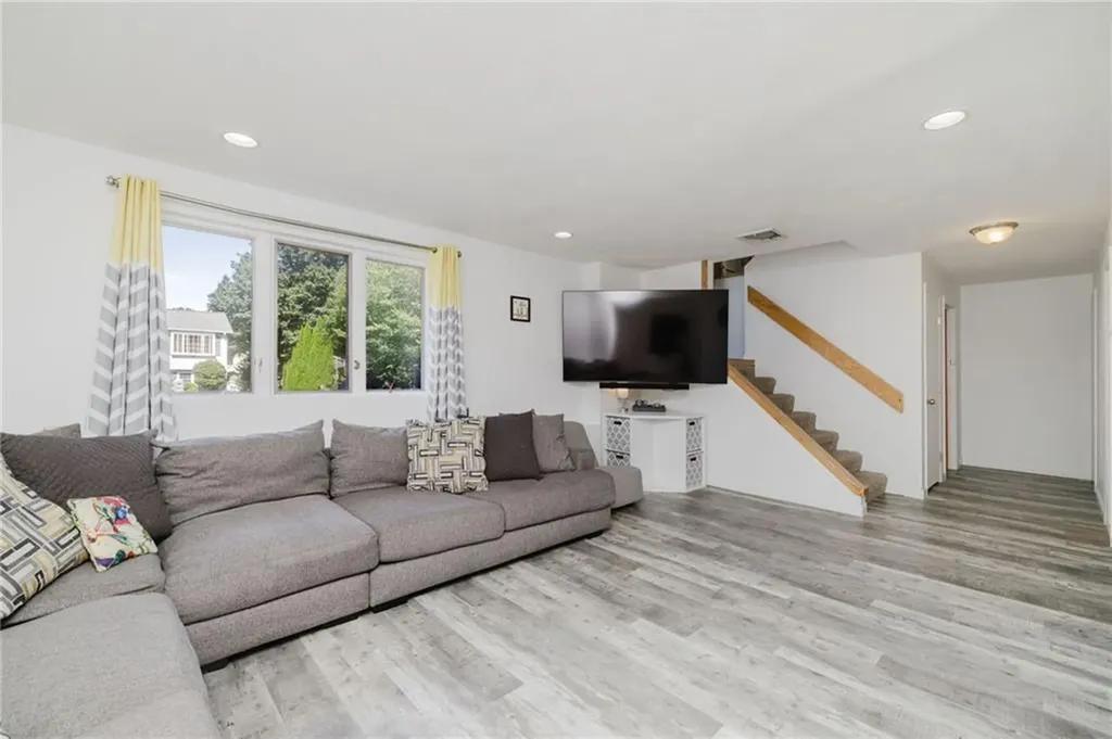 1 Lee Ann Drive Johnston RI 02919