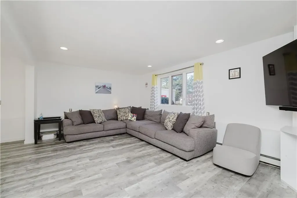1 Lee Ann Drive Johnston RI 02919