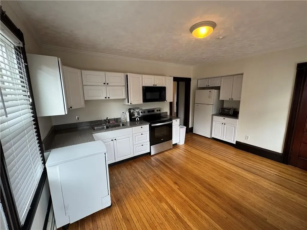 29 Powel Avenue Newport RI 02840