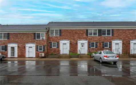 20 Indian Avenue Portsmouth RI 02871