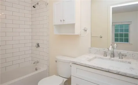 20 Indian Avenue Portsmouth RI 02871