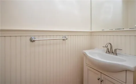 20 Indian Avenue Portsmouth RI 02871