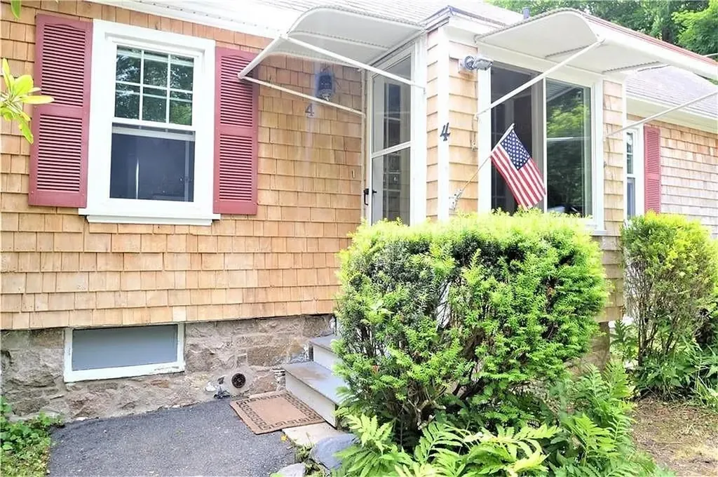 4 Harrison Lane Newport RI 02840