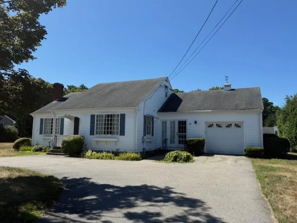 37 Post Road Westerly RI 02891