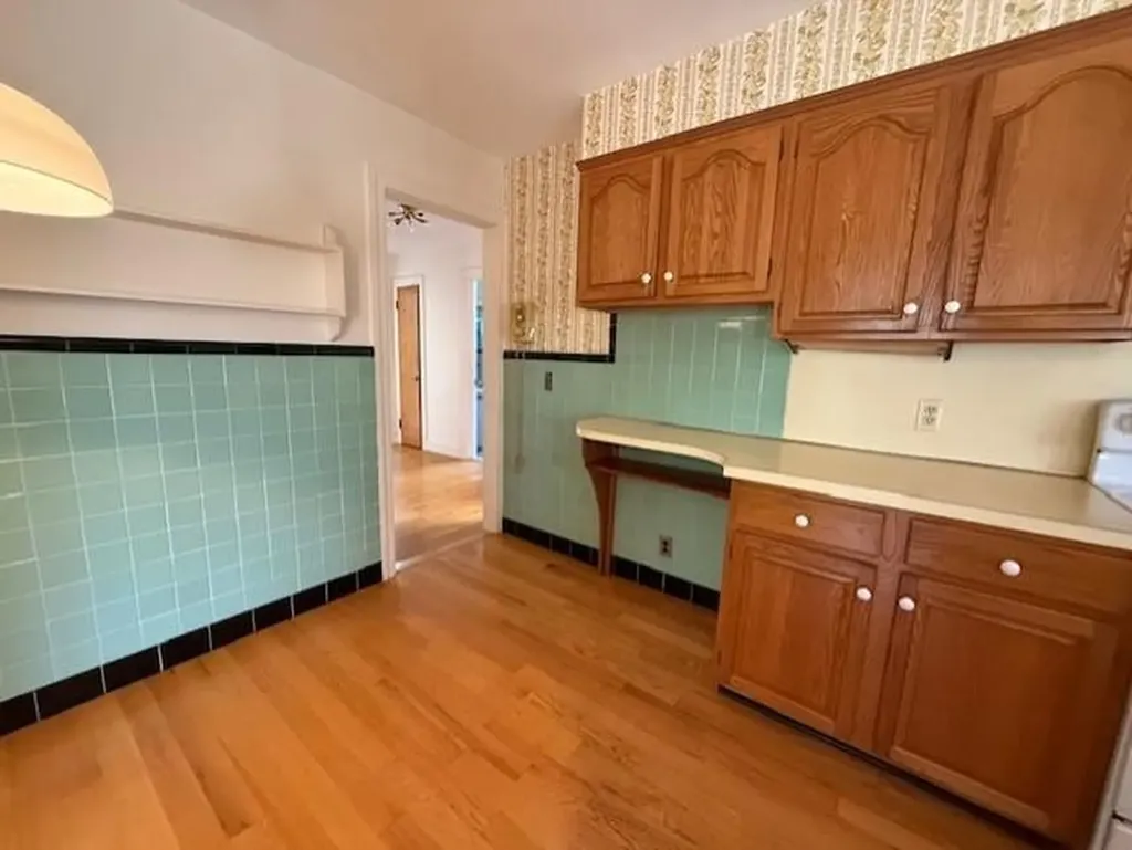 37 Post Road Westerly RI 02891