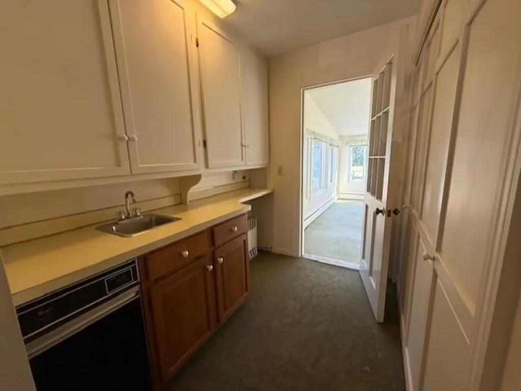 37 Post Road Westerly RI 02891