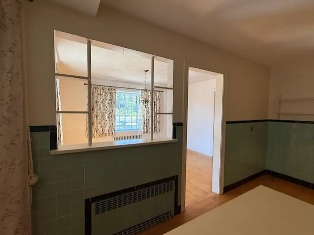37 Post Road Westerly RI 02891