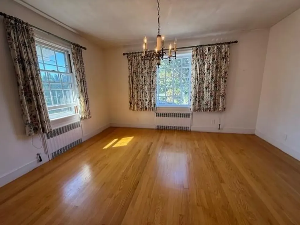 37 Post Road Westerly RI 02891