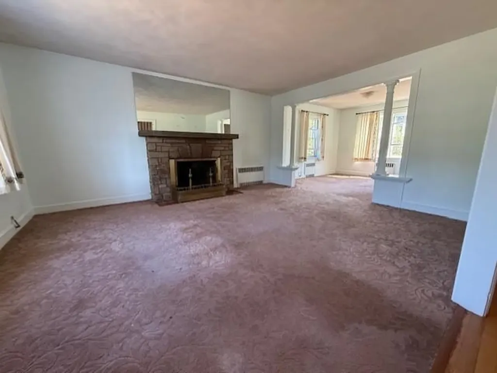 37 Post Road Westerly RI 02891