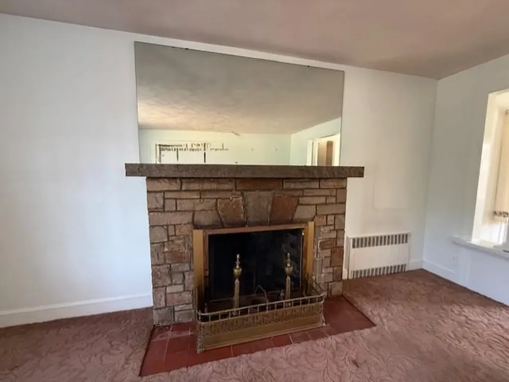 37 Post Road Westerly RI 02891