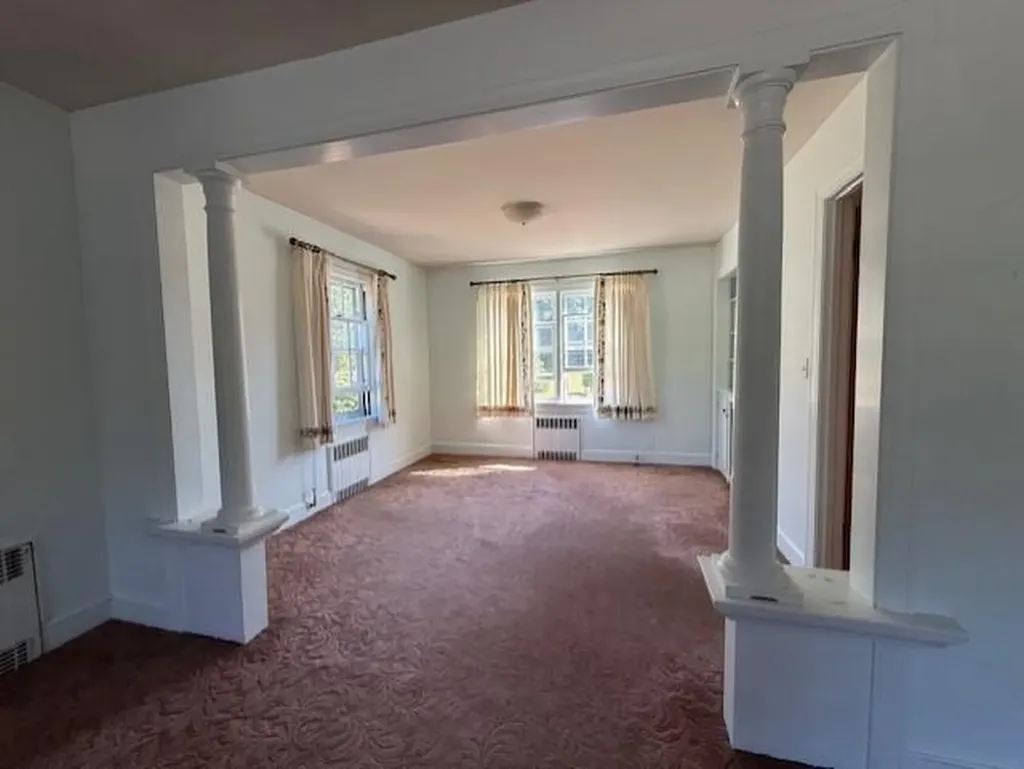 37 Post Road Westerly RI 02891