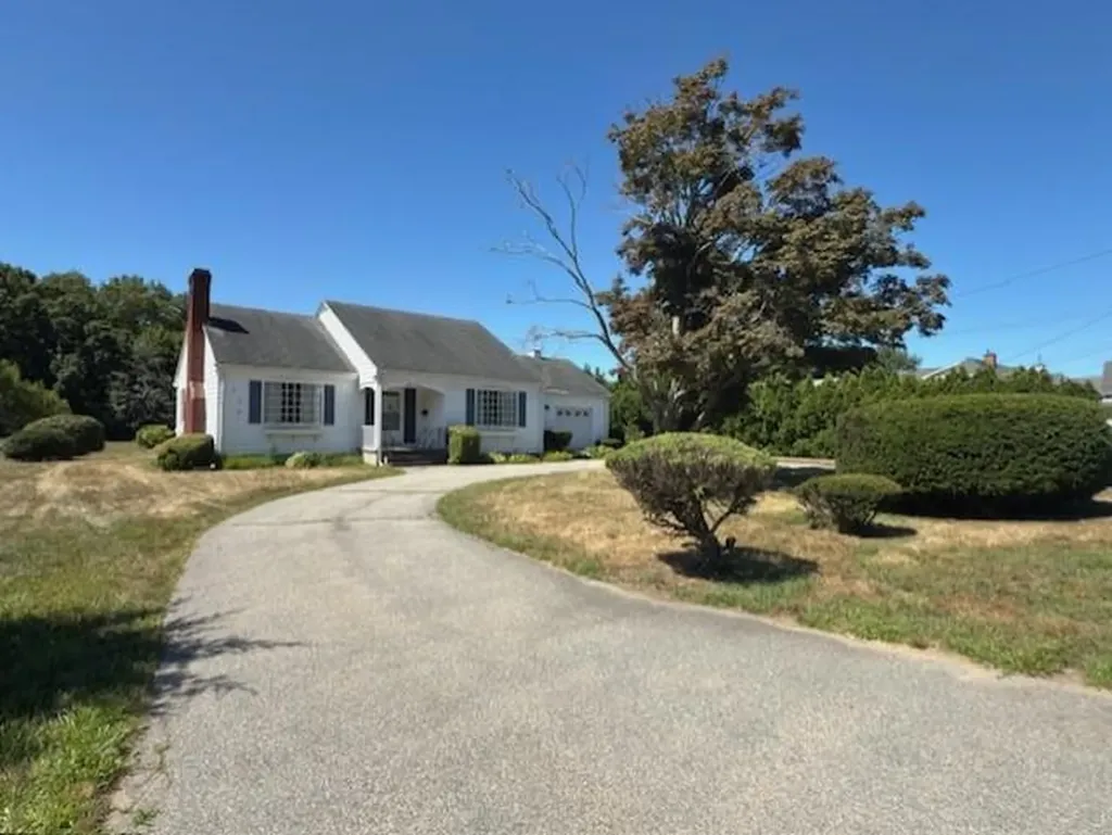 37 Post Road Westerly RI 02891