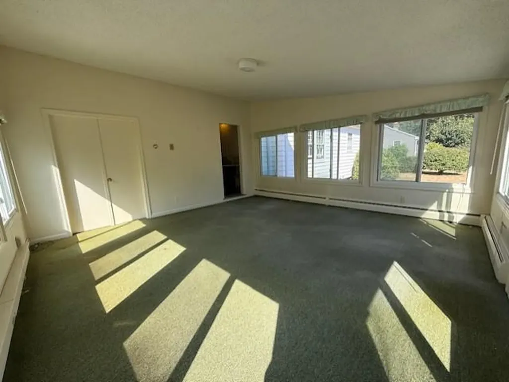 37 Post Road Westerly RI 02891