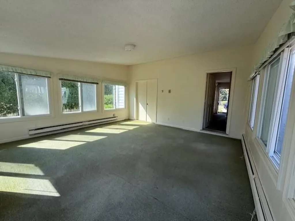 37 Post Road Westerly RI 02891