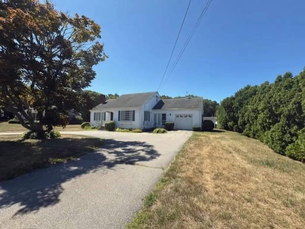 37 Post Road Westerly RI 02891