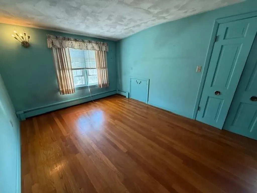 37 Post Road Westerly RI 02891