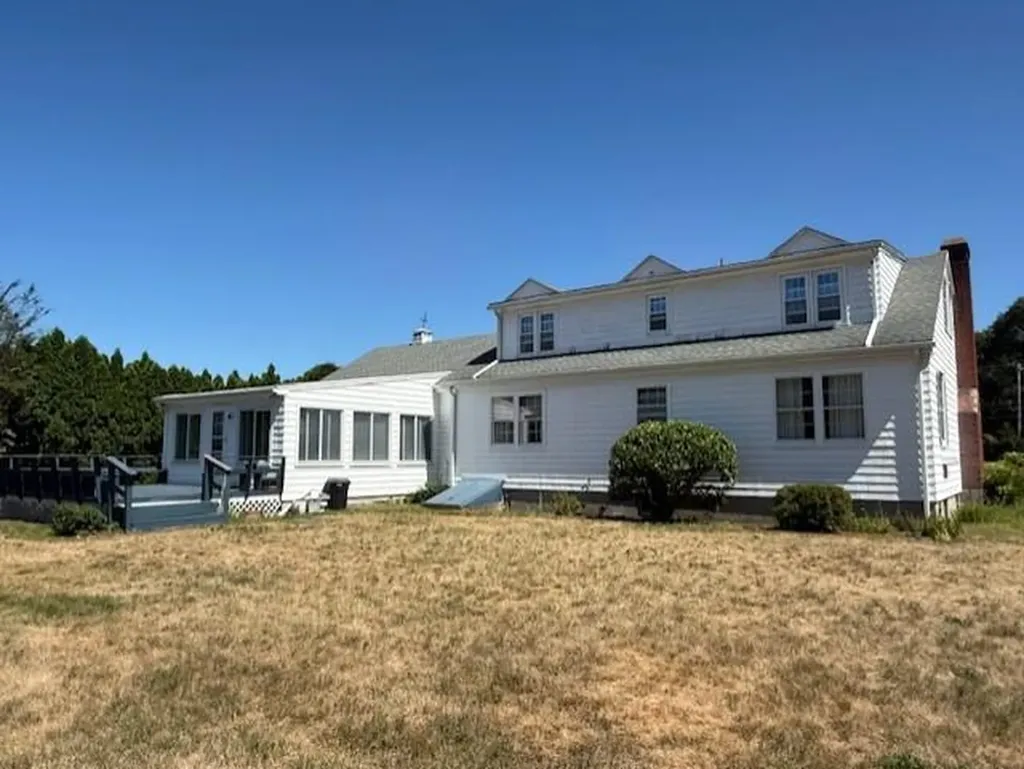 37 Post Road Westerly RI 02891