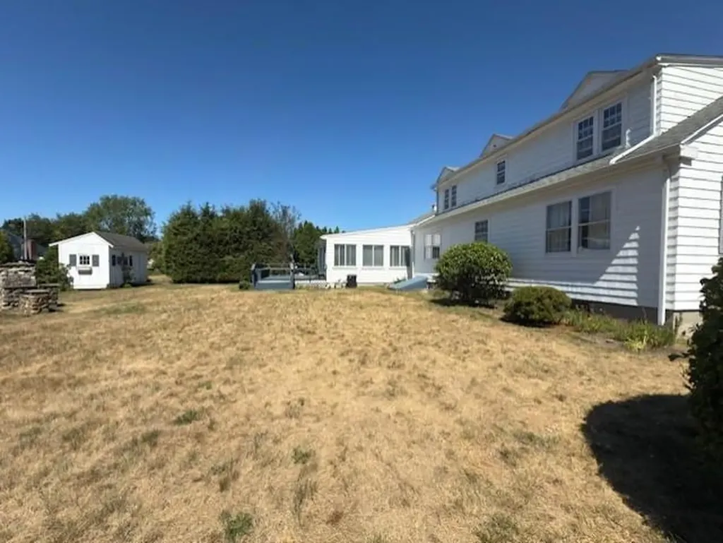37 Post Road Westerly RI 02891
