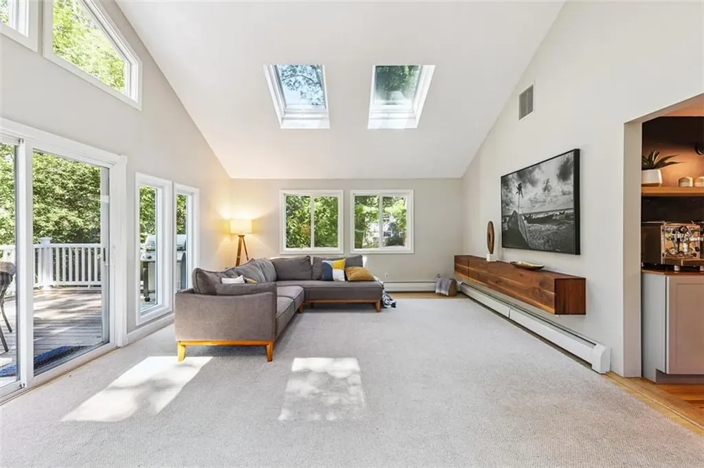 20 Robbins Drive Barrington RI 02806