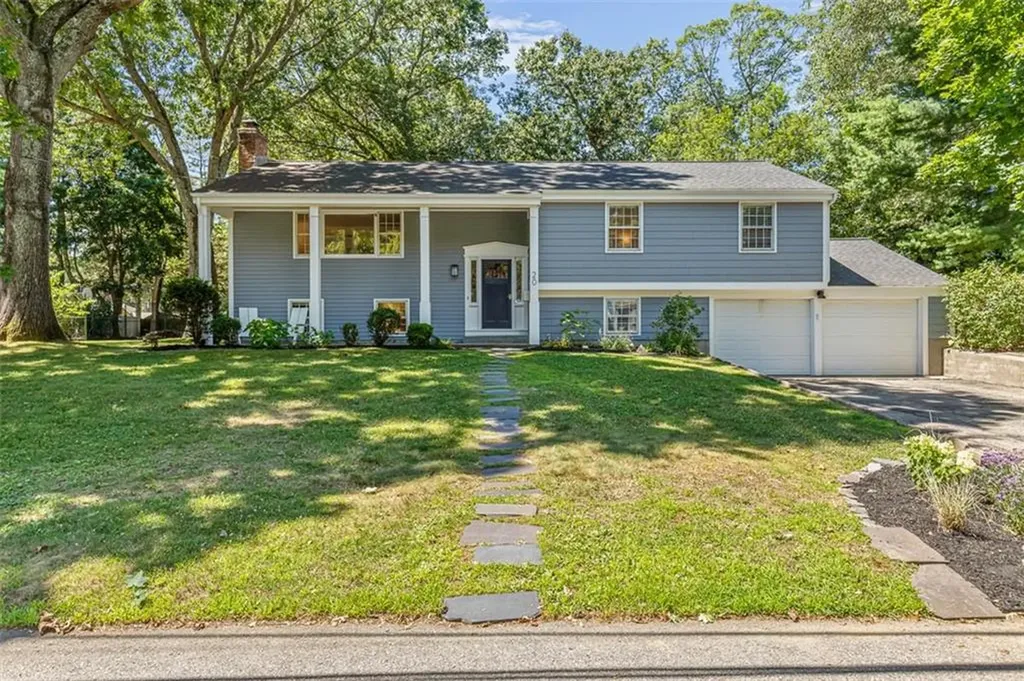 20 Robbins Drive Barrington RI 02806