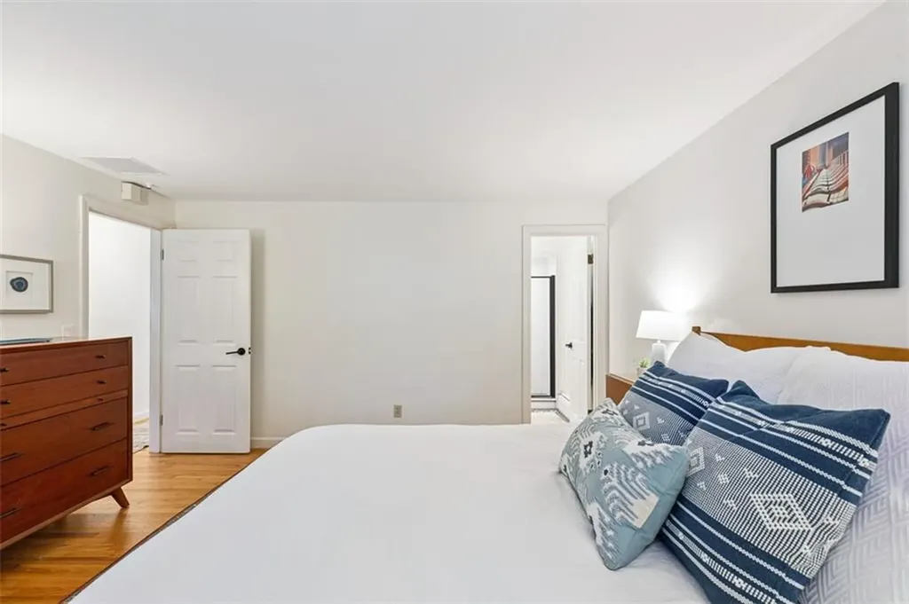 20 Robbins Drive Barrington RI 02806