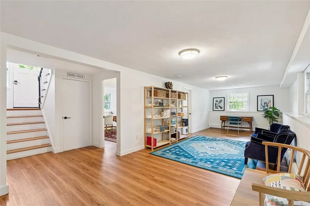 20 Robbins Drive Barrington RI 02806