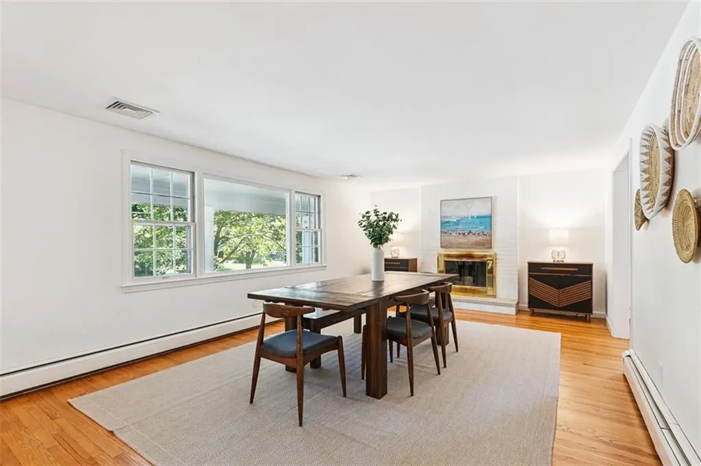 20 Robbins Drive Barrington RI 02806