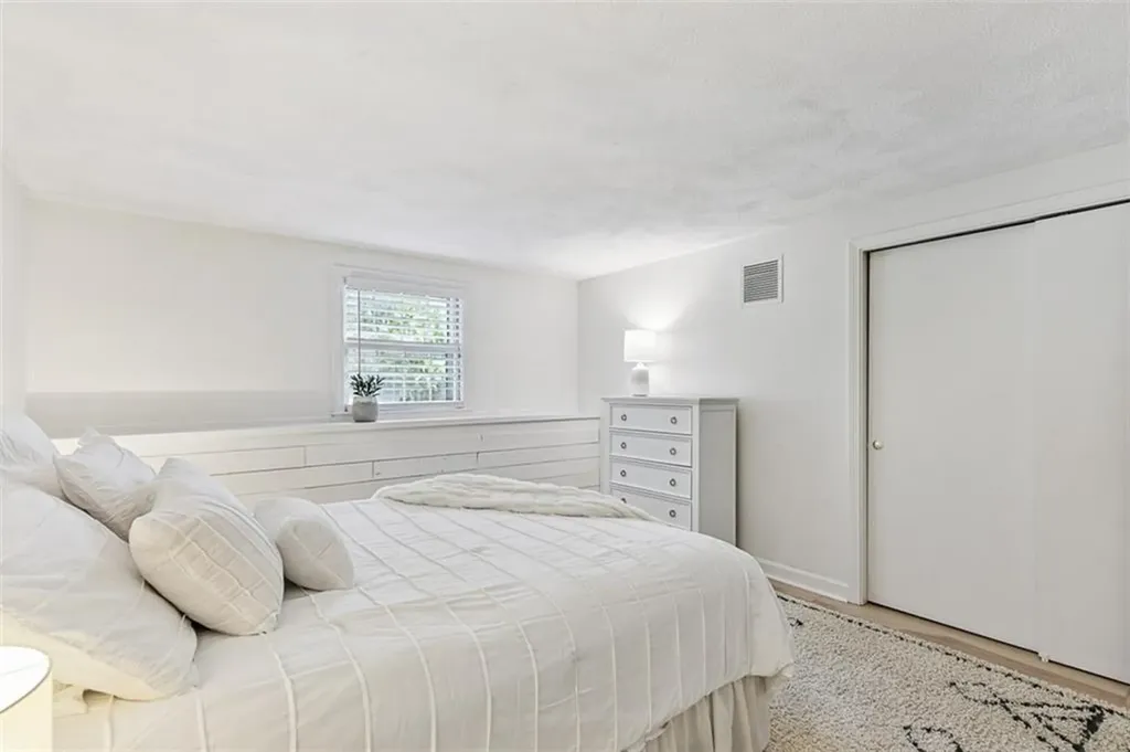 20 Robbins Drive Barrington RI 02806