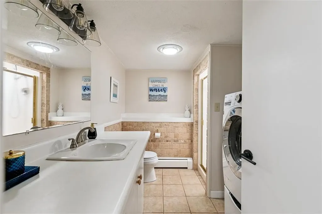 20 Robbins Drive Barrington RI 02806