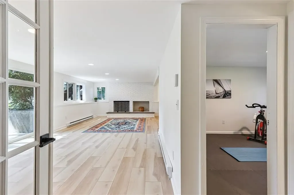 20 Robbins Drive Barrington RI 02806