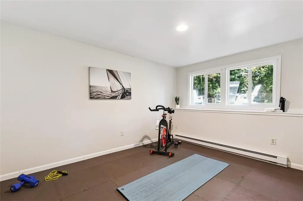 20 Robbins Drive Barrington RI 02806