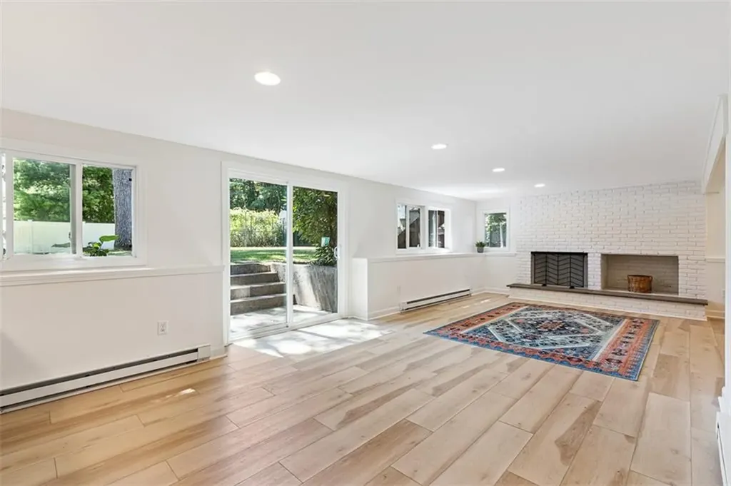 20 Robbins Drive Barrington RI 02806