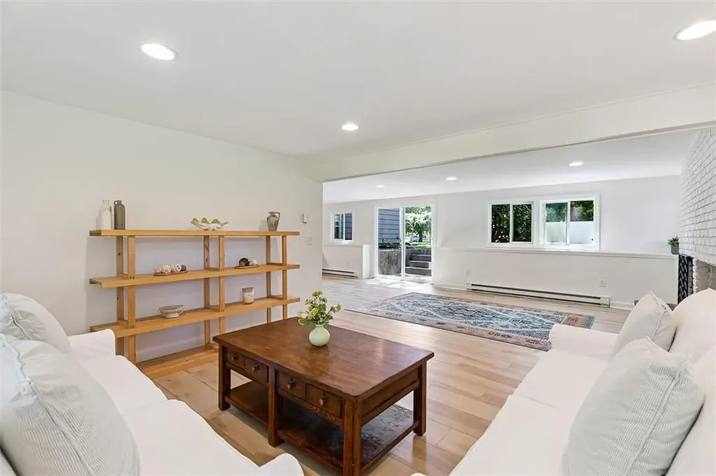 20 Robbins Drive Barrington RI 02806