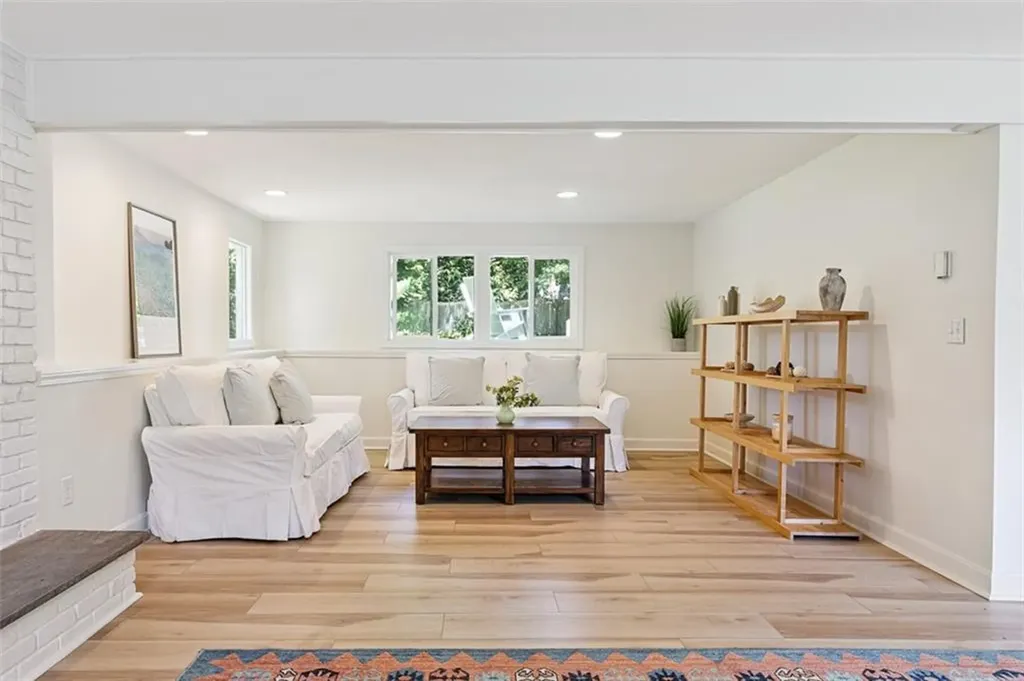 20 Robbins Drive Barrington RI 02806