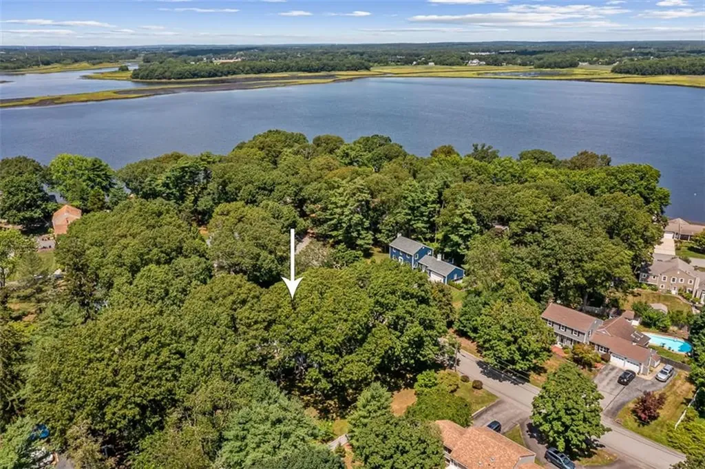 20 Robbins Drive Barrington RI 02806