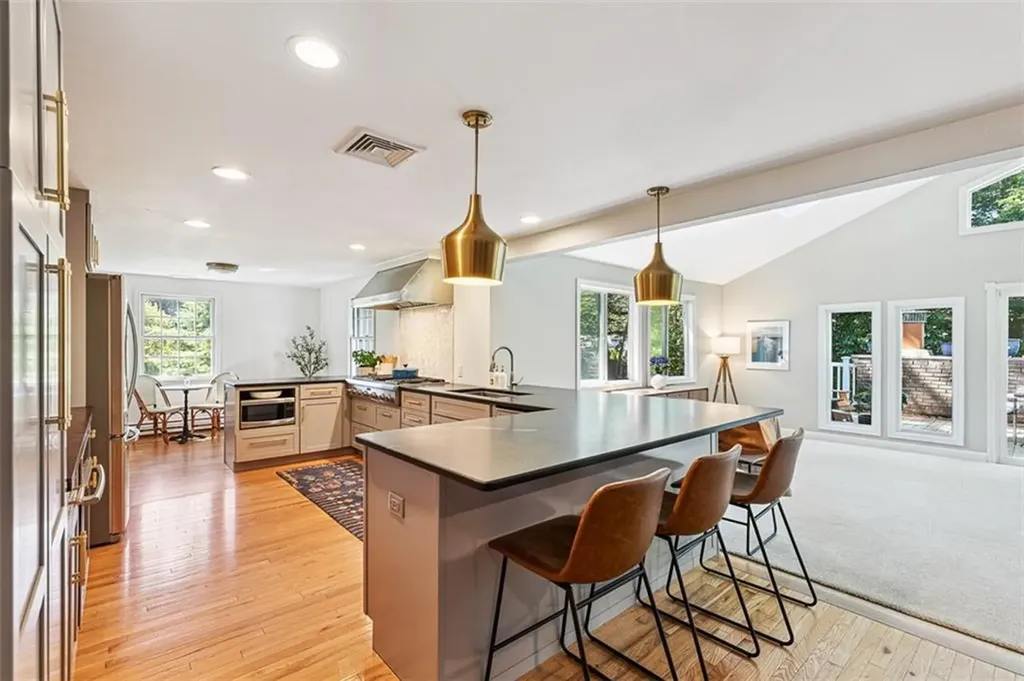 20 Robbins Drive Barrington RI 02806