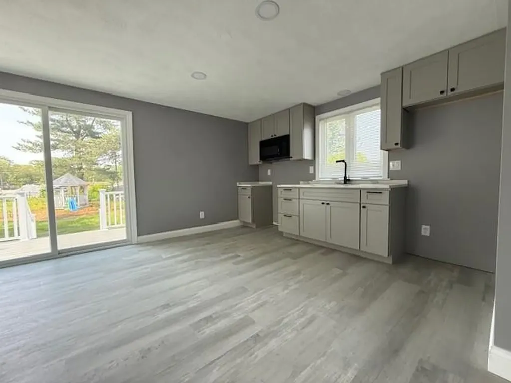 292 Main Avenue Warwick RI 02886