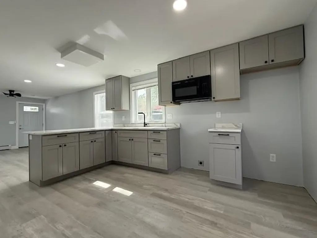 292 Main Avenue Warwick RI 02886