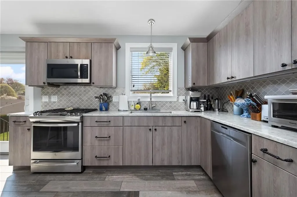 26 Leawood Drive Cranston RI 02920