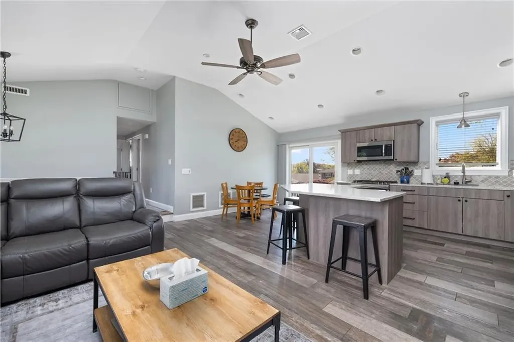 26 Leawood Drive Cranston RI 02920