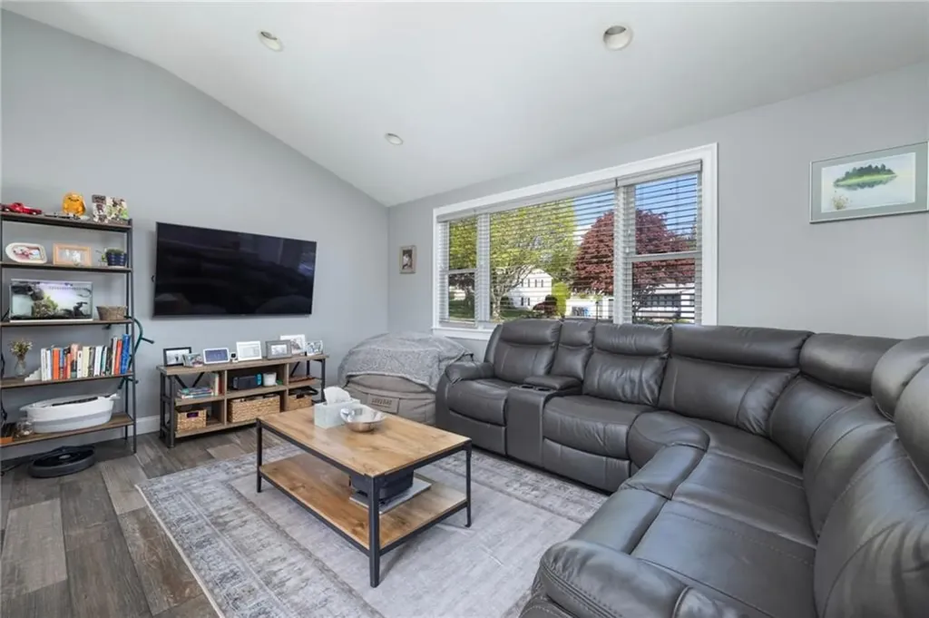 26 Leawood Drive Cranston RI 02920