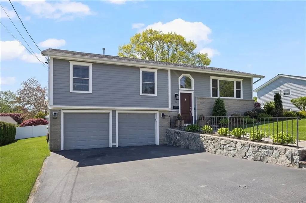 26 Leawood Drive Cranston RI 02920