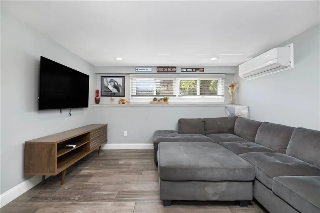 26 Leawood Drive Cranston RI 02920