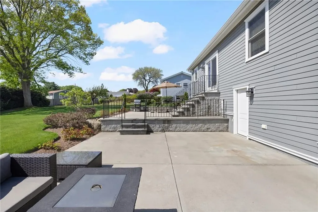 26 Leawood Drive Cranston RI 02920