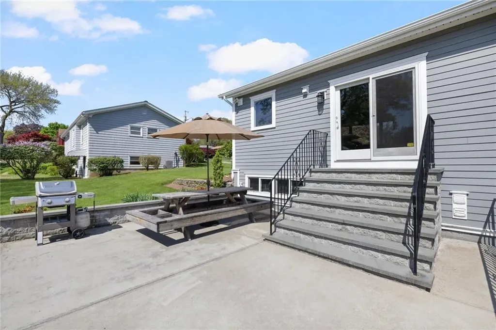 26 Leawood Drive Cranston RI 02920