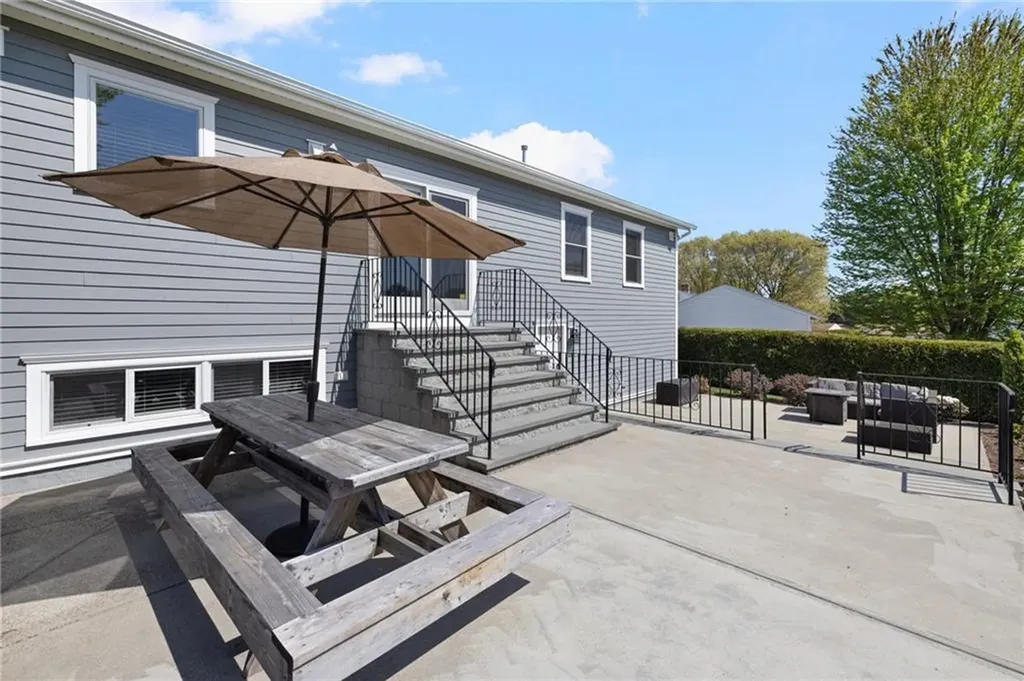 26 Leawood Drive Cranston RI 02920