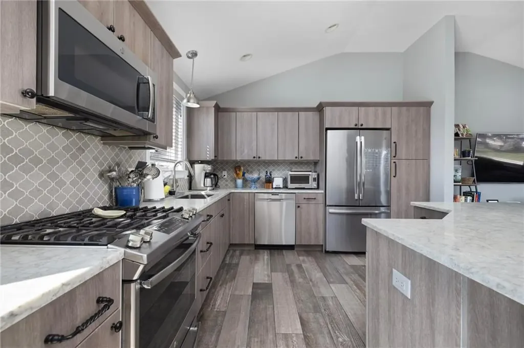 26 Leawood Drive Cranston RI 02920
