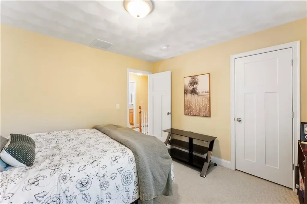 132 Julian Road Warwick RI 02889