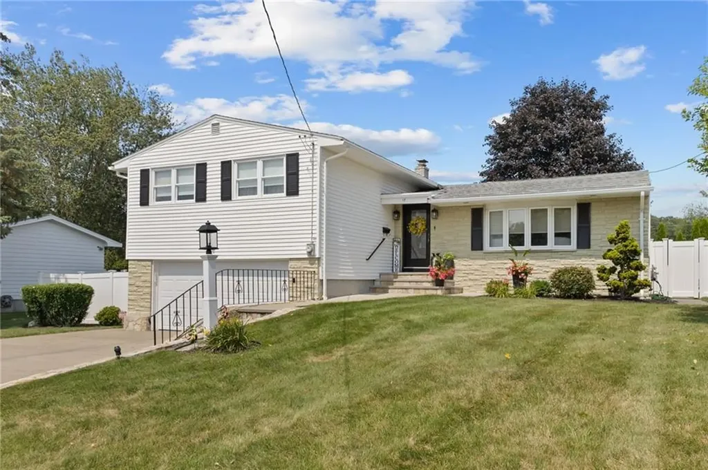 17 Belvedere Street Johnston RI 02919